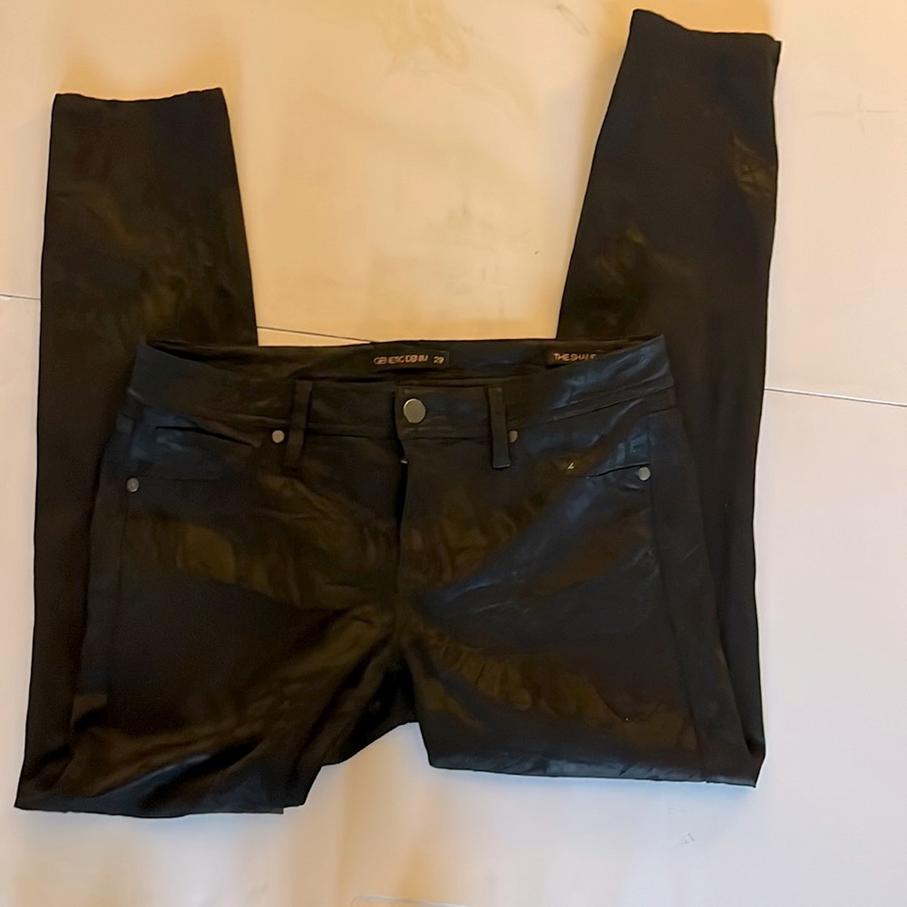 Women’s genetic Denholm size 29, the shane